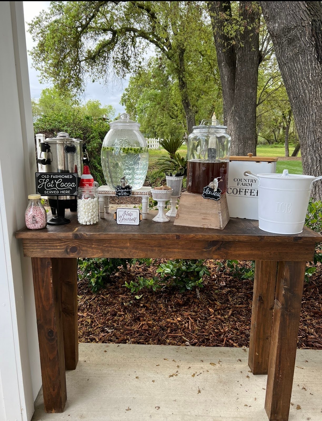 Trailer Full bartending using an existing bar
